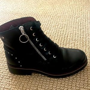 Black leather boots. Very comfortable and stylish.